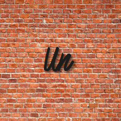 Numéro découpé au laser : UN