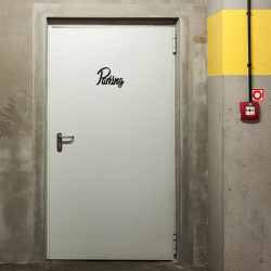 Mot découpé au laser : PARKING